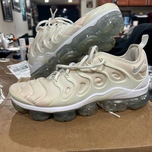 BLOWOUT SALE! Nike VaporMax Plus creamy Beige Sneakers